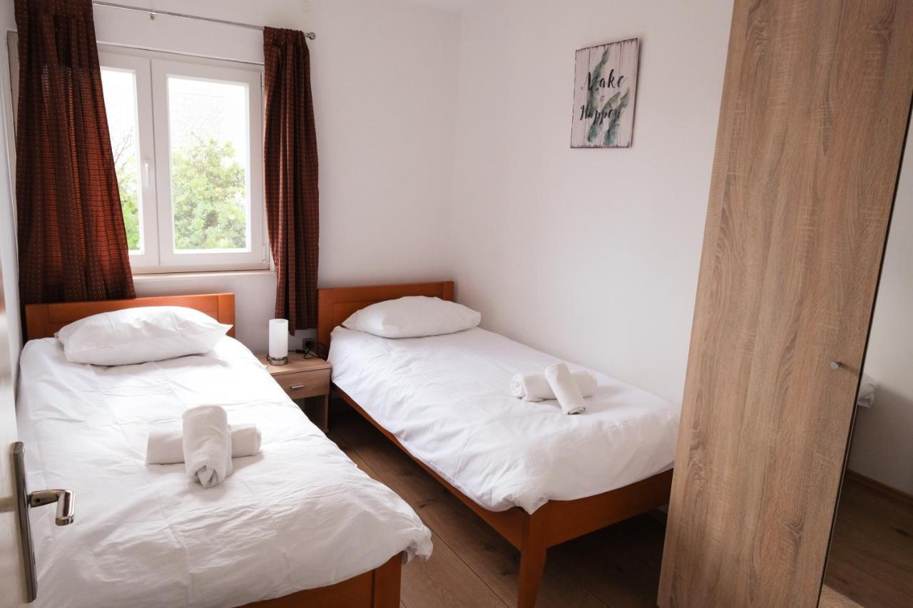 Apartment Nede Trogir Bagian luar foto